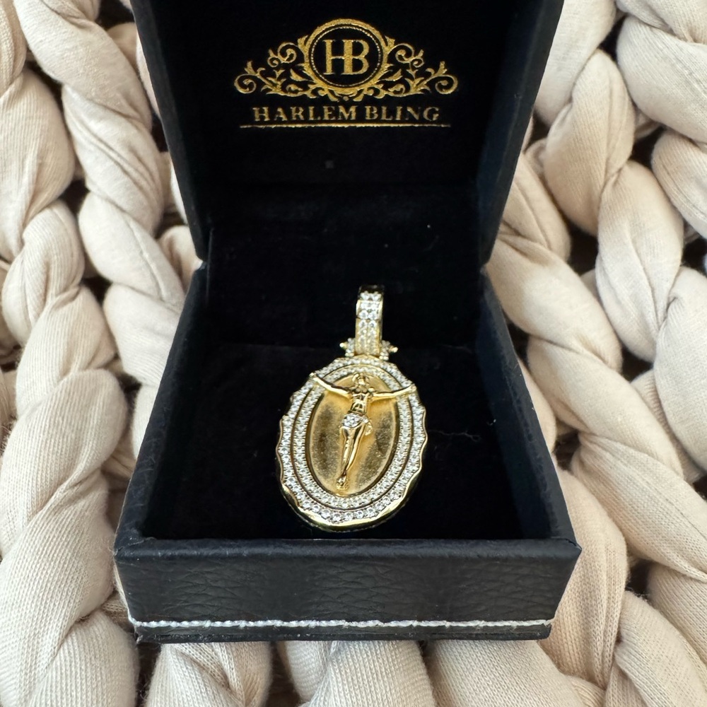 HarlemBling Gold and Silver Oval Pendant